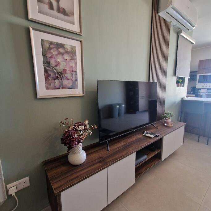 Centrally Located, Well Equipped, Stylish Flat. St. Paul's Bay Buitenkant foto