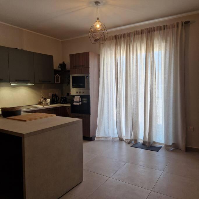Centrally Located, Well Equipped, Stylish Flat. St. Paul's Bay Buitenkant foto