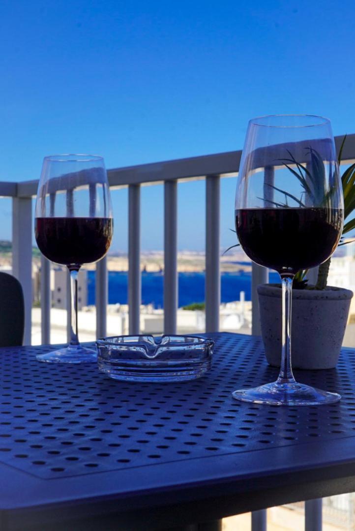Centrally Located, Well Equipped, Stylish Flat. St. Paul's Bay Buitenkant foto