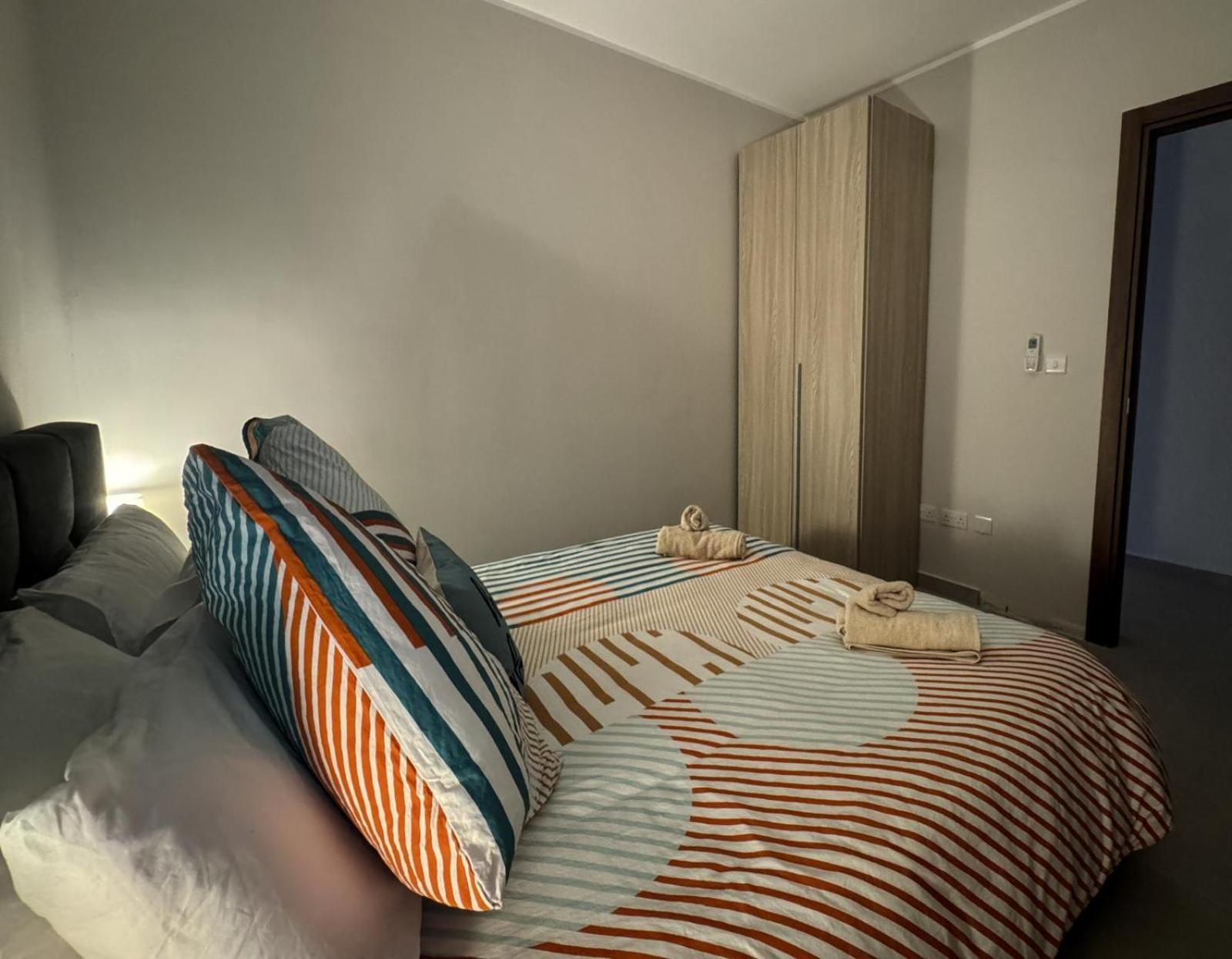 Centrally Located, Well Equipped, Stylish Flat. St. Paul's Bay Buitenkant foto