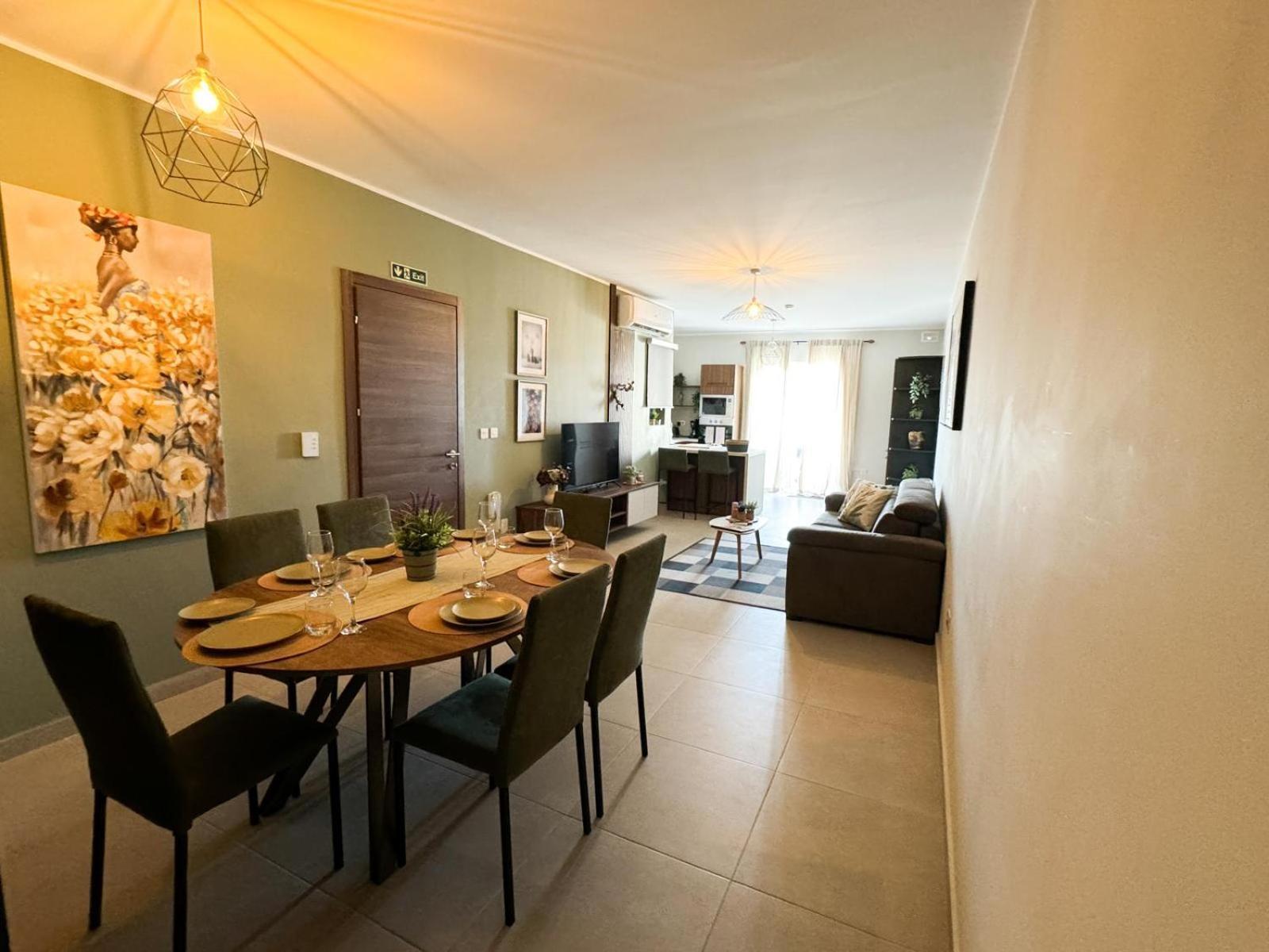 Centrally Located, Well Equipped, Stylish Flat. St. Paul's Bay Buitenkant foto